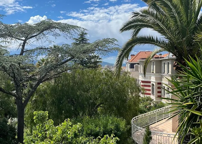 Villa Belle Epoque Idealement Situee Plage Et Centre Ville